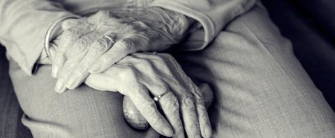 Κλείδωσαν ηλικιωμένη σε οικία, καλούσε σε βοήθεια-Κατηγορείται για βία στην οικογένεια ο γιος της
