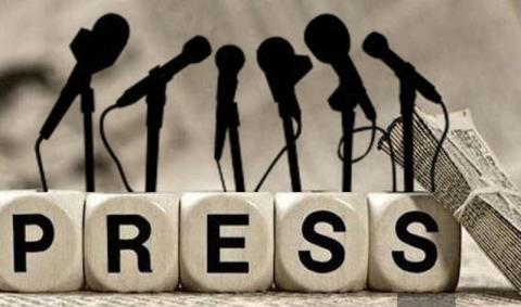 Ζητά απαντήσεις για κατηγορίες επιθέσεων σε δημοσιογράφου από ανώνυμες σελίδες το Volt