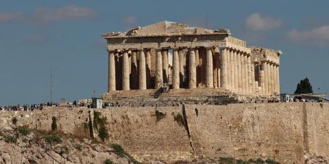 Μετά από σχεδόν δύο δεκαετίες, η δυτική πλευρά του Παρθενώνα χωρίς σκαλωσιές