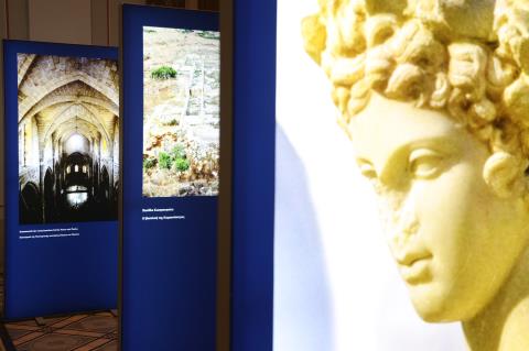 Παρουσιάστηκε στη Βιέννη η τριλογία της Άννας Μαραγκού