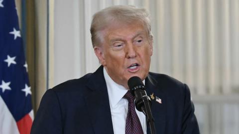 Περίπου τέσσερις ώρες θα καθίσει ο Τραμπ το πρωί της Δευτέρας-Τι προβλέπει το πρόγραμμά του