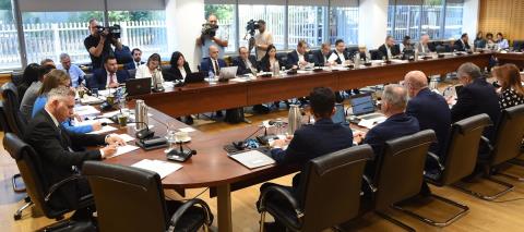 Άστραψε και βρόντηξε ο Κεραυνός για GSI-Βολές σε Παπασταύρου, αντιπαράθεση με Παπαδόπουλο και παράθυρο για παραίτηση του