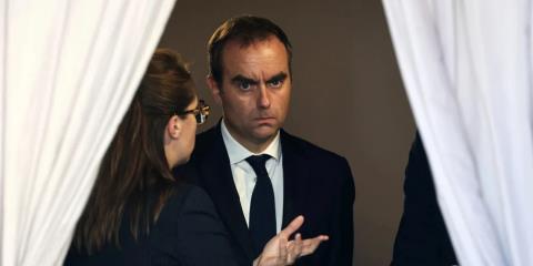 Προτάσεις μομφής κατά της κυβέρνησης Λεκορνί κατέθεσαν Λεπέν και Μελανσόν