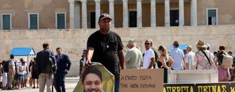 Πάνος Ρούτσι: «O Νίκος Καρβέλας ερχόταν αργά σχεδόν κάθε βράδυ. Το έκανε χωρίς δημοσιότητα, χωρίς κάμερες»