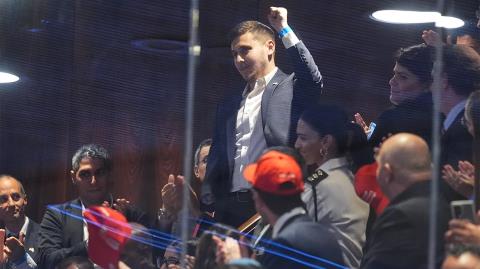 Η ιστορία του ακρωτηριασμένου Αμερικανοϊσραηλινού στρατιώτη που αποθέωσε ο Νετανιάχου μπροστά στον Τραμπ