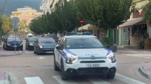 Αρνείται ότι πυροβόλησε ο φερόμενος δράστης του διπλού φονικού στην Ελλάδα-Απολογούνται ως την Κυριακή οι συλληφθέντες