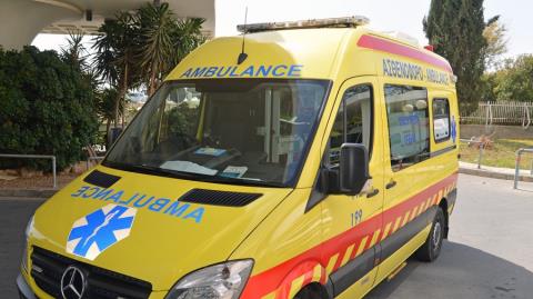 Σε σοβαρή κατάσταση νοσηλεύεται εργάτης που κατανάλωσε κατά λάθος καυστικό υγρό στην Πάφο