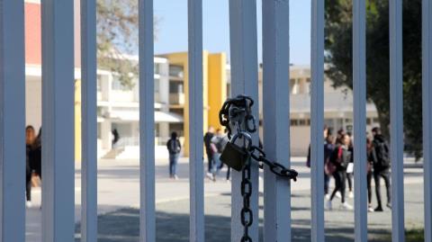 Πατέρας μπούκαρε σε σχολείο και απειλούσε-Είχαν χτυπήσει τον γιο του σε καυγά το διάλειμμα