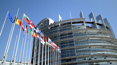 Εγκρίθηκε η ψηφιακή άδεια οδήγησης από το Ευρωπαϊκό Κοινοβούλιο-Δοκιμαστική περίοδος δύο ετών για τους αρχάριους οδηγούς