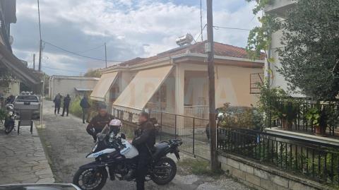 «Ήθελα πάντα να τη σκοτώσω, δεν με πρόσεχε και είχε σχέσεις», ισχυρίστηκε στην Αστυνομία ο 18χρονος μητροκτόνος