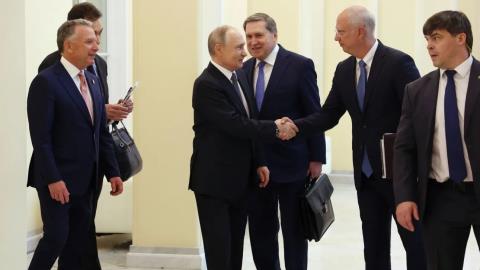 Ο Πούτιν έστειλε κορυφαίο αξιωματούχο του στον Λευκό Οίκο μετά τις κυρώσεις Τραμπ