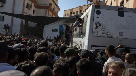 Η καθυστέρηση στην επιστροφή σορών απειλεί την εκεχειρία-Οι ΗΠΑ συγκρατούν το Ισραήλ να μην επιτεθεί στη Χαμάς