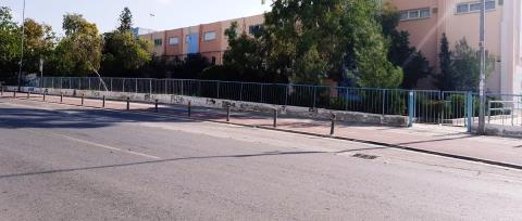 Ανησυχία στην Αγλαντζια μετά τον ξυλοδαρμό πατέρα και γιου σε σχολείο-Ζητούν λήψη μέτρων οι γονείς, βολές Κωνσταντίνου στο κράτος