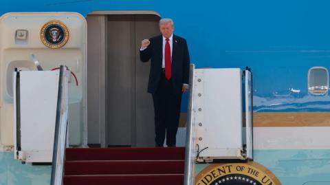 Μεγαλειώδης υποδοχή Τραμπ στην Ιαπωνία-Μπάλες γκολφ με φύλλα χρυσού, επί ποδός 18.000 αστυνομικοί