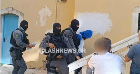 Με αλεξίσφαιρο στον εισαγγελέα ο 23χρονος από το ματωμένο γλέντι στην Κρήτη-Ο βασικός ισχυρισμός του