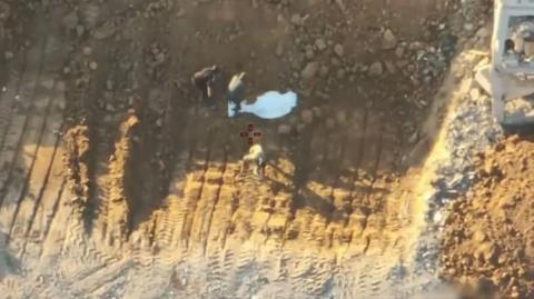 Το βίντεο του IDF που δείχνει τη Χαμάς να… σκηνοθετεί την εύρεση σορού Ισραηλινού ομήρου