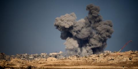 Ισραηλινά αεροσκάφη βομβάρδισαν την πόλη της Γάζας μετά την εντολή Νετανιάχου