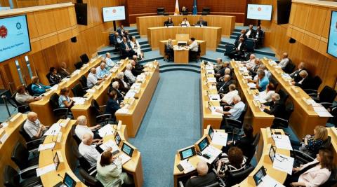 Ξεκίνησαν η εργασίες της 26ης Συνόδου της Βουλής των Γερόντων-Προτεραιότητα η καλύτερη ποιότητα ζωής και διαβίωσης των ηλικιωμένων