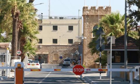 Γκάφα Αστυνομίας... Έβαλαν κατά λάθος επισκέπτη σε κλούβα με κατάδικους και τον πήραν Εφετείο, το κατάλαβαν όμως στο... μέτρημα