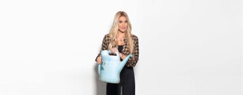 Η Θέλξη αποχώρησε από το σχήμα με την Αγγελική Ηλιάδη λίγο πριν την πρεμιέρα: «Δεν ήθελε να είναι “δεύτερο” όνομα»