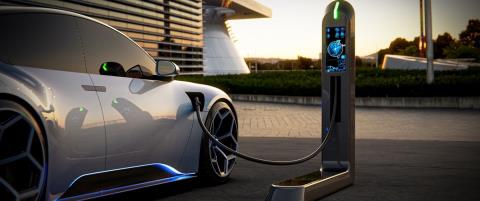 Ενστάσεις για διαχωρισμό των προστίμων για στάθμευση σε χώρους ηλεκτρικών οχημάτων-Στα 100 ευρώ για συμβατικά