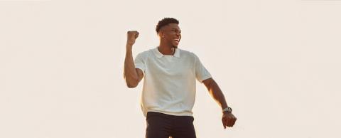 Ο Γιάννης Αντετοκούνμπο ντύθηκε το ψηλότερο Minion που έχω δεις ποτέ, για το Halloween