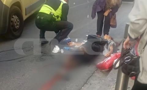 Οι γιατροί ακρωτηρίασαν το πόδι 72χρονης που παρασύρθηκε από το λεωφορείο στον Πειραιά