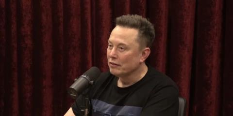 Η παρουσία του Έλον Μασκ που πυροδότησε ανησυχίες για την υγεία του -Εμφανίστηκε «εξαντλημένος»