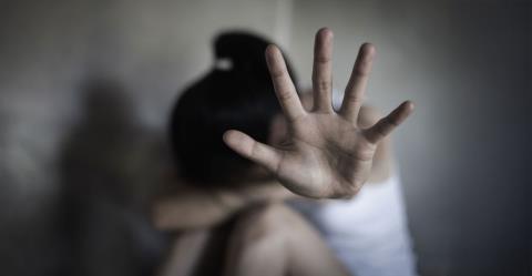 Σοκάρουν οι λεπτομέρειες στη δίκη 43χρονου ηθοποιού-«Τον είχαμε στην οικογένειά μας κι εκείνος βίαζε την αδελφή μου»