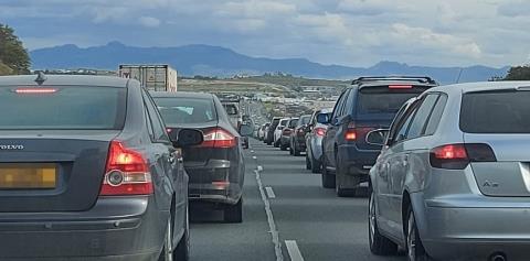 Κυκλοφοριακό κομφούζιο στον αυτοκινητόδρομο λόγω βλάβης σε φορτηγό