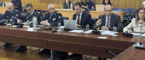 Αντάλλαξαν πυρά Δαμιανού και Χαρτσιώτης-«Μίλησα για ανεπάρκεια του υπουργού» ο ένας, «ανεπαρκές είναι το κόμμα σας» ο άλλος