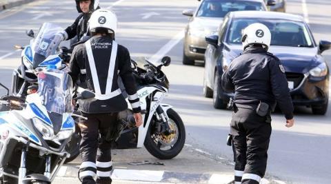 Ανέκοψαν όχημα για έλεγχο, διέφυγε και συγκρούστηκε με περιπολικό-Χειροπέδες σε 62χρονου που μετέφερε κοκαΐνη