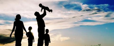 Ποια τα κριτήρια για το επίδομα Αρχιεπισκοπής για κάθε τρίτο παιδί-Θα καταβάλλεται σε έξι περατώσεις