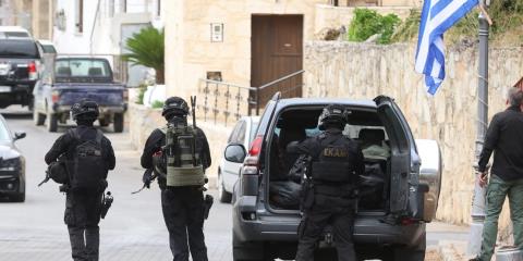 Τουλάχιστον τρεις διαφορετικοί τύποι όπλων χρησιμοποιήθηκαν στη φονική συμπλοκή στα Βορίζια-Καλάσνικοφ, καραμπίνα και πιστόλι