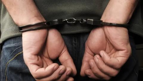 Χειροπέδες σε δύο μαθητές με το που πάτησαν το πόδι του σε σχολείο στην Πάφο για διακίνηση και χρήση ναρκωτικών