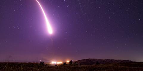 Οι ΗΠΑ έκαναν δοκιμαστική εκτόξευση διηπειρωτικού βαλλιστικού πυραύλου-Μπορεί να μεταφέρει πυρηνική κεφαλή