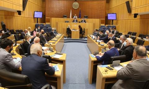 Ψηφίστηκε αύξηση του τέλους τεχνικού ελέγχου για επιβατικά και ελαφρά φορτηγά οχήματα