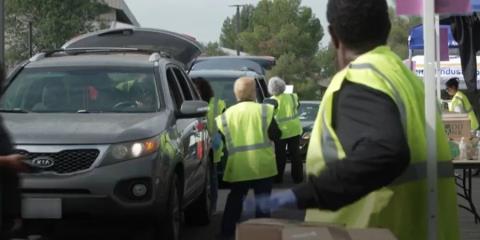 Προβλήματα στην Καλιφόρνια λόγω του shutdown-Ουρές χιλιομέτρων για δωρεάν τρόφιμα