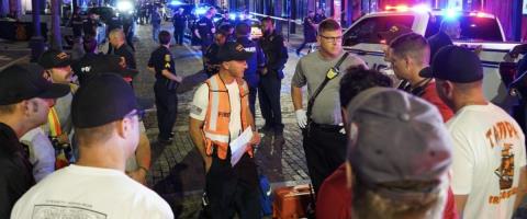 Τραγική κατάληξη καταδίωξης στην Τάμπα-Αυτοκίνητο «καρφώθηκε» σε μπαρ, τέσσερις νεκροί, έντεκα τραυματίες