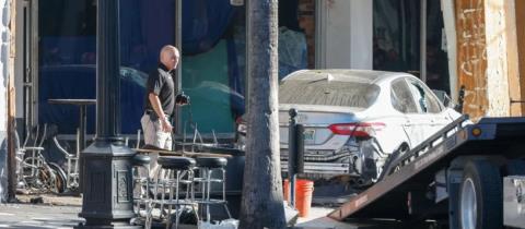 Αυτοκίνητο έπεσε πάνω σε μπαρ στη Φλόριντα-Τέσσερις νεκροί, πάνω από δέκα τραυματίες