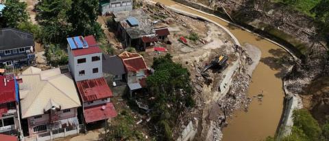 Βιβλική καταστροφή στις Φιλιππίνες-Σχεδόν ένα εκατ. άνθρωποι έφυγαν από τα σπίτια τους λόγω του υπερτυφώνα Φουνγκ-γουόνγκ