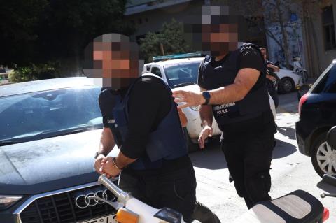 Προφυλακιστέοι οι δύο κατηγορούμενοι από την οικογένεια Καργάκη μετά την απολογία τους για το μακελειό στα Βορίζια