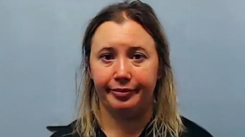 Καθηγήτρια στις ΗΠΑ κατηγορείται ότι έκανε σεξ με ανήλικο μαθητή της-«Το αγόρι περνούσε νύχτες στο σπίτι της»