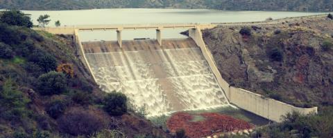 Πράματα και θάματα εντόπισε η Ελεγκτική για το ΤΑΥ-Ανισομερής τιμολόγηση, αυθαιρεσίες και παροχή νερού εκατομμυρίων σε Τ/κ