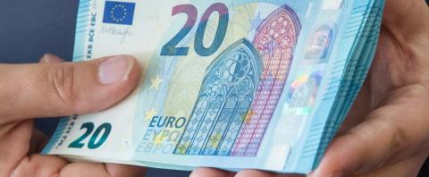 Επικυρώνει το ΔΕΕ το μεγαλύτερο μέρος Οδηγίας για επαρκείς κατώτατους μισθούς στην ΕΕ