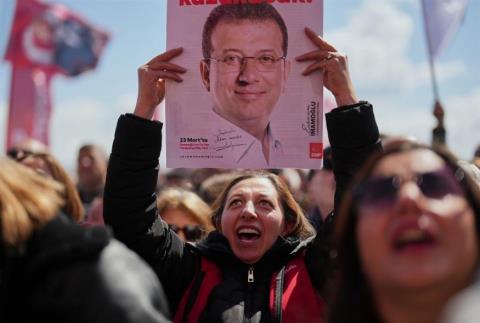 Βαρύ το κατηγορητήριο για τον Ιμάμογλου-Προβλέπει ποινή από 828 έως 2352 χρόνια