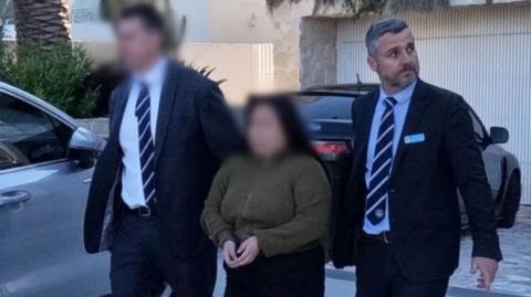 Απάτη-μαμούθ από… μάντισσα στην Αυστραλία-Έβαζε πελάτισσες να πάρουν δάνειο για να βρουν πλούσιο γαμπρό, μάζεψε 40 εκατομμύρια