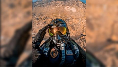 Θράσος χιλίων πιθήκων από τους Τούρκους-Ανήρτησαν φωτογραφία πιλότου που χαιρετά στρατιωτικά πάνω από τον Πενταδάκτυλο