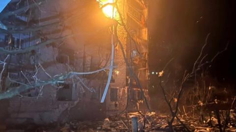 Τρεις νεκροί και δέκα τραυματίες σε ρωσικές επιθέσεις στο Χάρκοβο