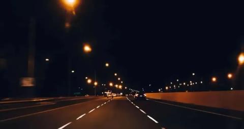 Ανατράπηκε όχημα στον αυτοκινητόδρομο-Στο νοσοκομείο δύο πρόσωπα